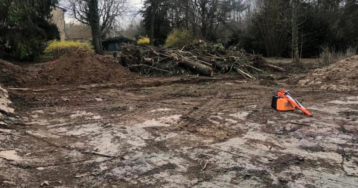 Terrassement pour réalisation de places de parking dans une résidence près de Metz en Moselle